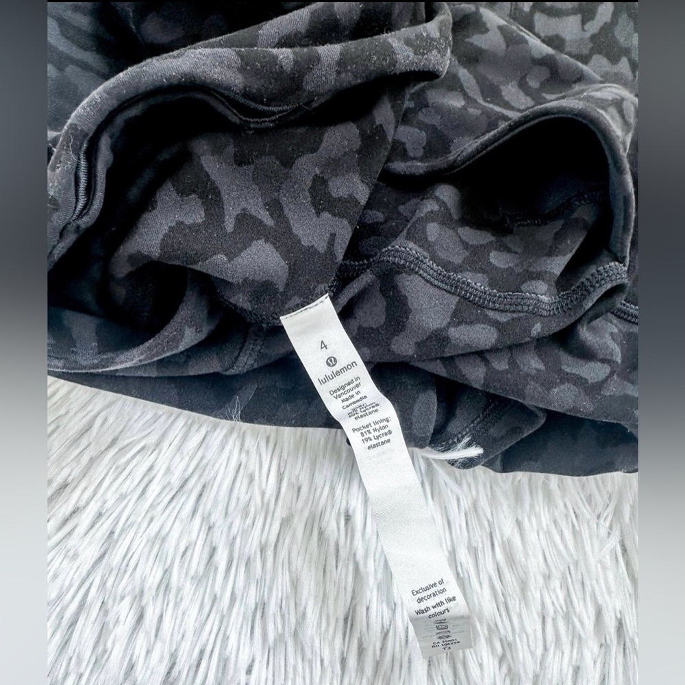 Lululemon Align Black Camo Joggers 28” Size 4 - Picture 5 of 5